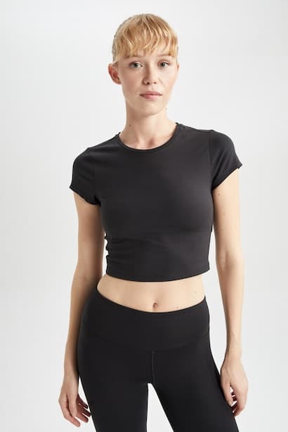 Crop Short Sleeve T-Shirt (٣)