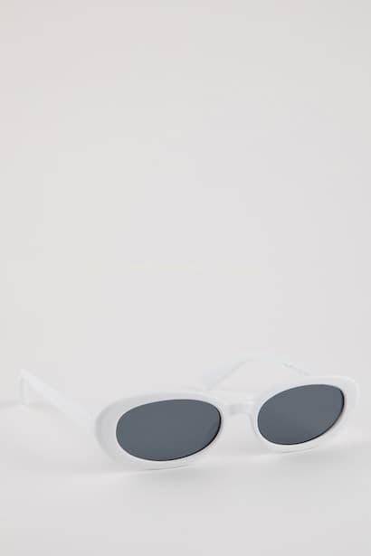 Woman Oval Plastic Sunglasses