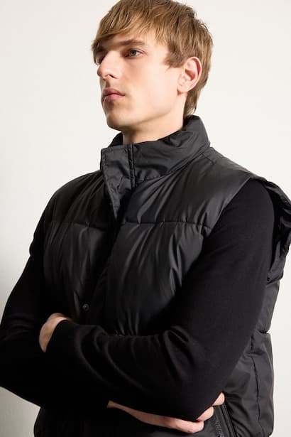 Regular Fit Stand Collar Zippered Inside Pocket Waterproof Puffer Vest (٤)