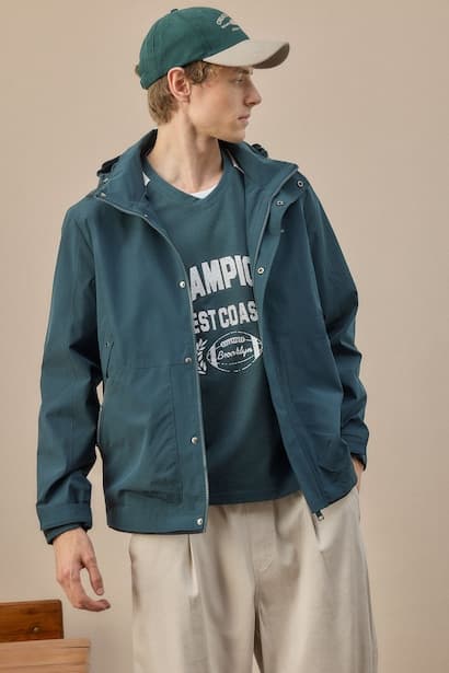 Hooded Raincoat with Zip Closure and Snap Buttons (3)