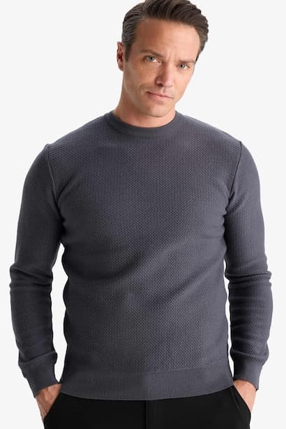 Standard Fit Crew Neck Knitwear Pullover