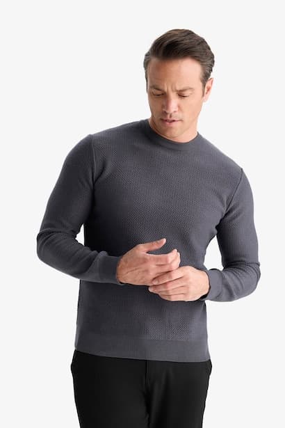 Standard Fit Crew Neck Knitwear Pullover (3)