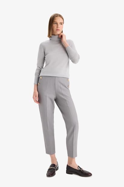 High Waist Carrot Fit Trousers (٣)