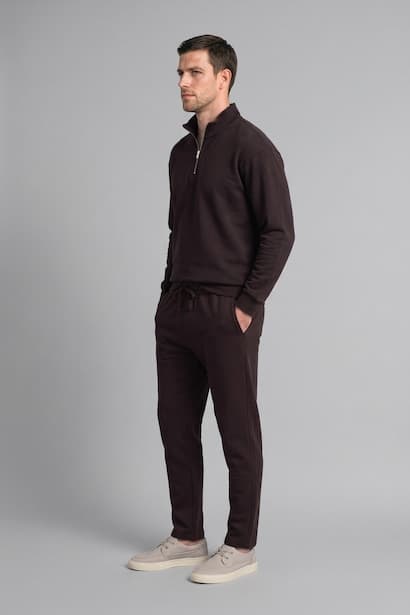 Regular Fit Straight Leg Sweatpants (4)