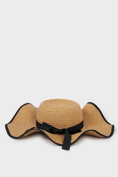 Woman Straw Hat (٣)