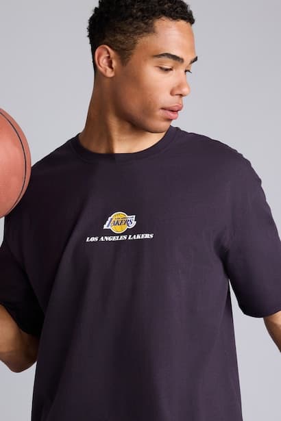 NBA Los Angeles Lakers Oversize Fit Crew Neck Short Sleeve T-Shirt
