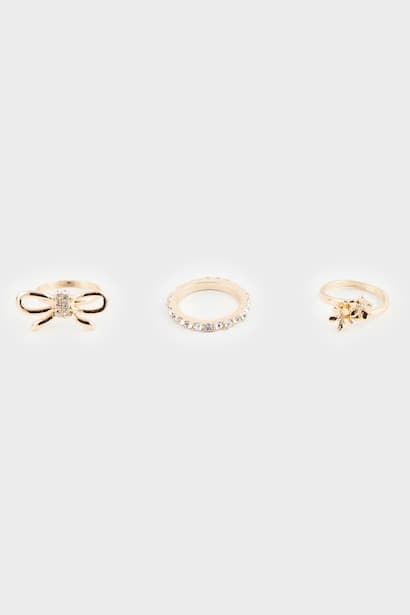 Woman 3 Piece Gold Rings