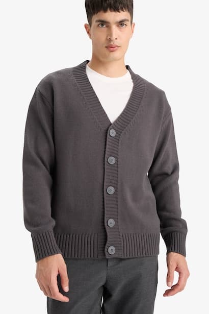 Relax Fit V-Neck Knit Cardigan