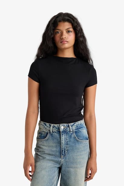Slim Fit Short Sleeve T-Shirt (٣)