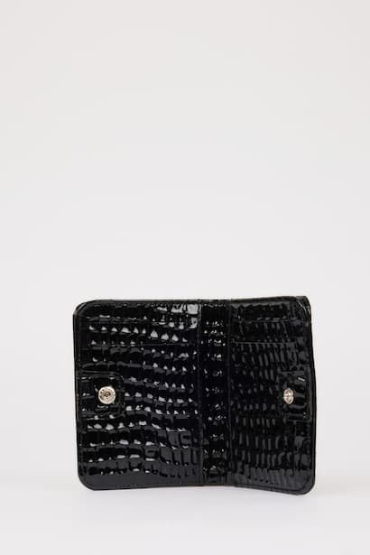 Woman Faux Leather Wallets (3)