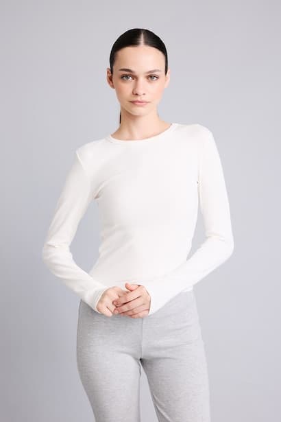 Fitted Ribbed Knit Crew Neck Long Sleeve T-Shirt (٣)