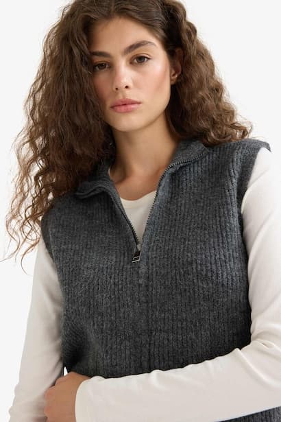 Regular Fit Half Turtleneck (4)