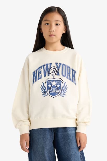 Girl Relax Fit Crew Neck Printed Sweatshirt (3)