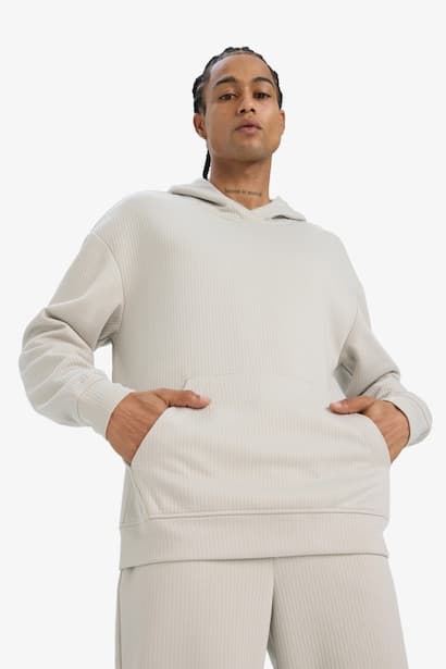 Boxy Fit Long Sleeve Hoodie Sweatshirt (٣)