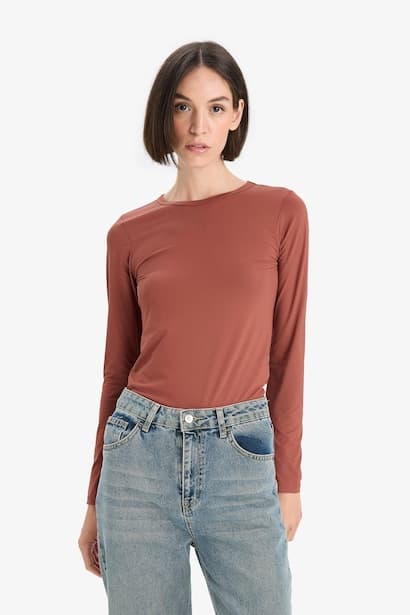 Slim Fit Crew Neck Basic T-Shirt (٤)