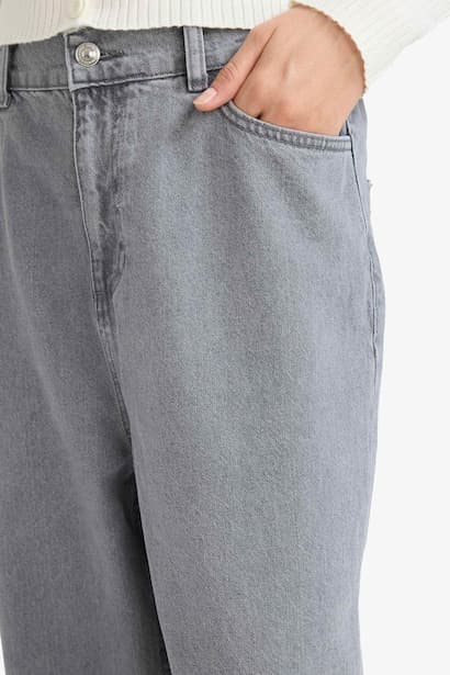 Paperbag High Waist Ankle Length Jeans (٣)