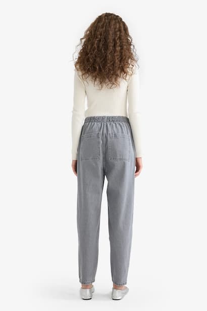 Paperbag High Waist Ankle Length Jeans (٤)