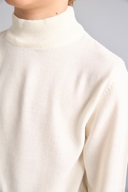 Boy Regular Fit Ecru Mock Neck Pullover (٣)