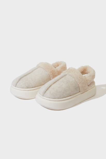 Woman Flat Leg Home Slippers