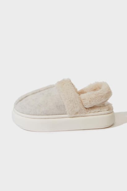Woman Flat Leg Home Slippers (٣)