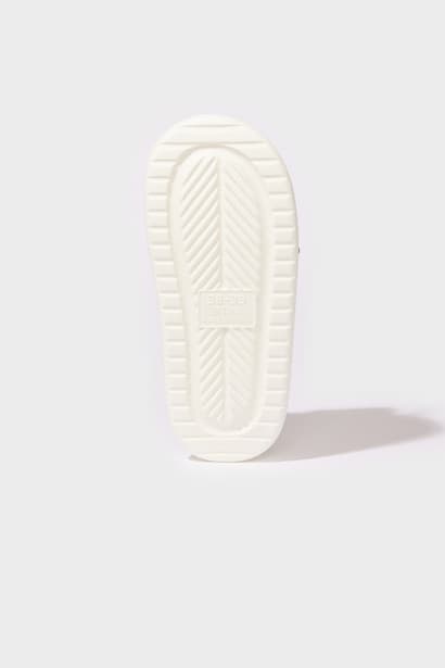 Woman Flat Sole Home Slippers (4)