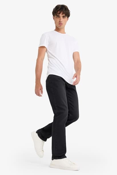 Sergio Regular Fit Regular Waist Straight Leg Jeans (3)