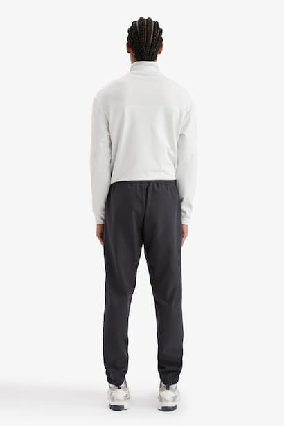 Standard Fit Woven Jogger Trousers (٤)
