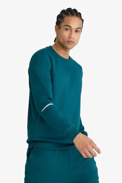 Standard Fit Long Sleeve Sweatshirt (3)