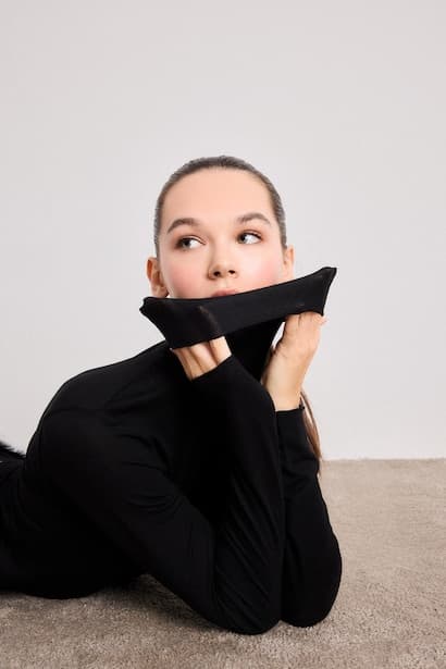Modal Cashmere Soft Textured Turtleneck Top Underwear (٣)