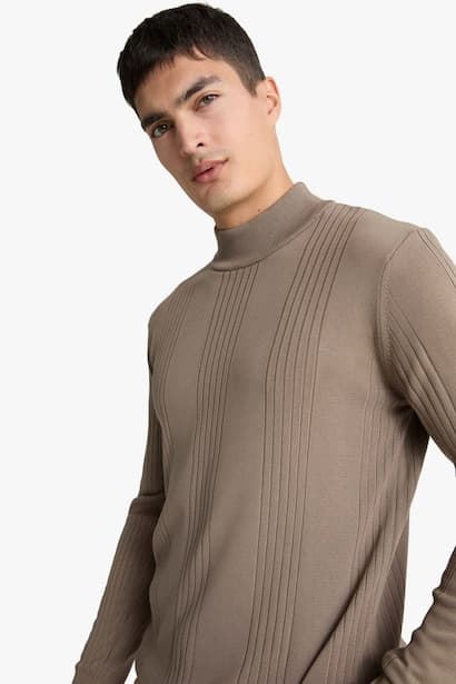 Standard Fit Turtleneck Knitwear Pullover (4)