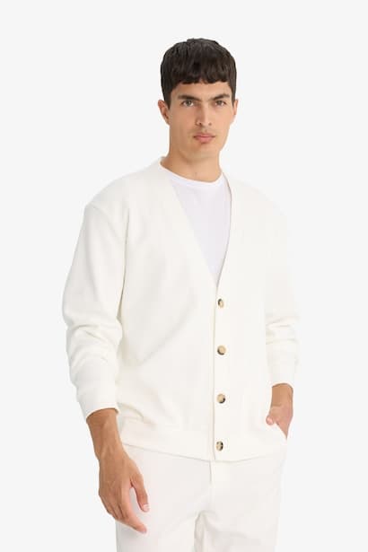 Buttoned V-Neck Cardigan (3)