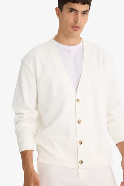 Buttoned V-Neck Cardigan (4)