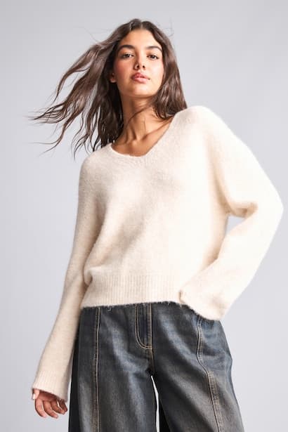 Regular Fit V-Neck Pullover (3)
