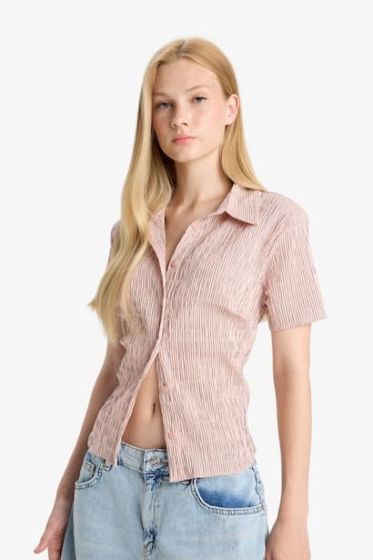 Fitted Textured Short Sleeve Shirt (3)