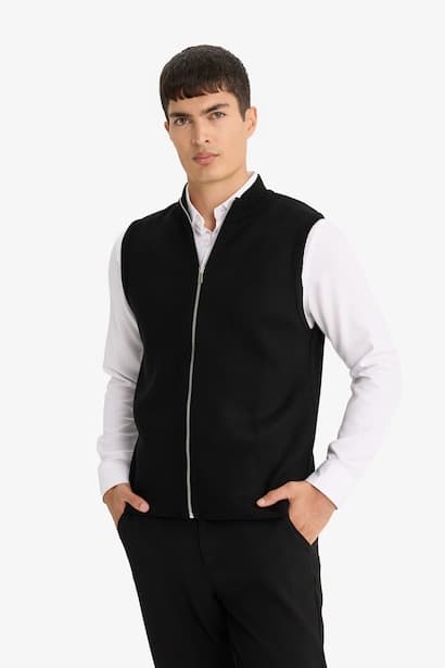 Standard Fit Turtleneck Knitwear Vest (3)