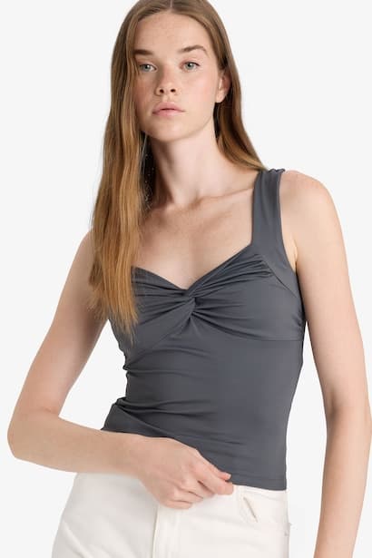 Slim Fit Heart Collar Tank Top Tank Top & Crop Top (٣)