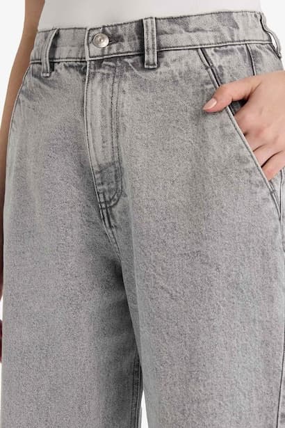 Carrot Fit High Waist Jeans (4)