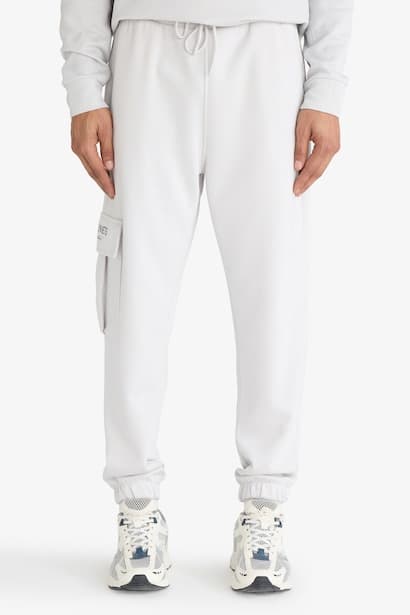 Standard Fit Brooklyn Nets Licensed Scuba Fabric Jogger Trousers (٣)