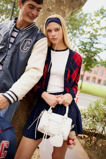 Slim Fit V-Neck Printed Buttoned Cardigan
