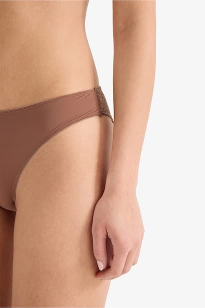 Fall in Love Lace Detailed Lace Hipster Panty (4)