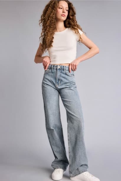 90's Wide Leg High Waist Washed Jeans