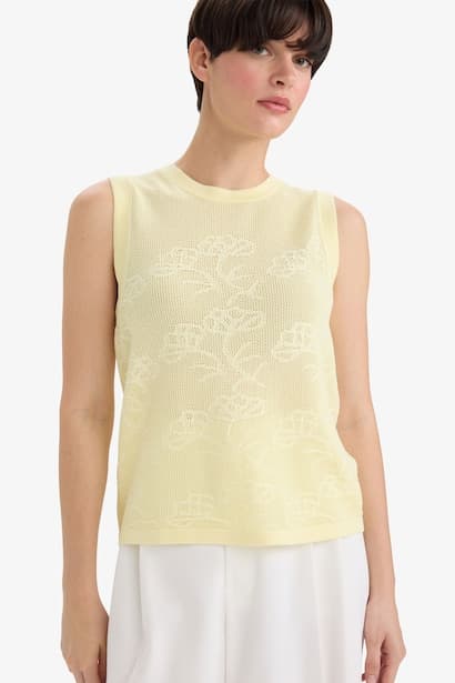 Regular Fit Knitwear Crew Neck Tank Top (4)