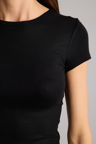 Slim Fit Crew Neck Short Sleeve T-Shirt (٤)