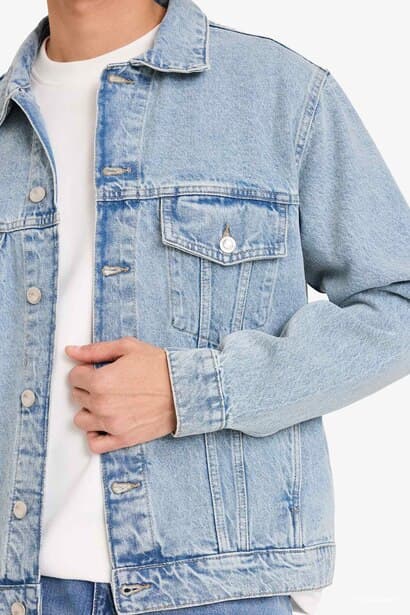 Regular Fit Denim Jacket (٤)