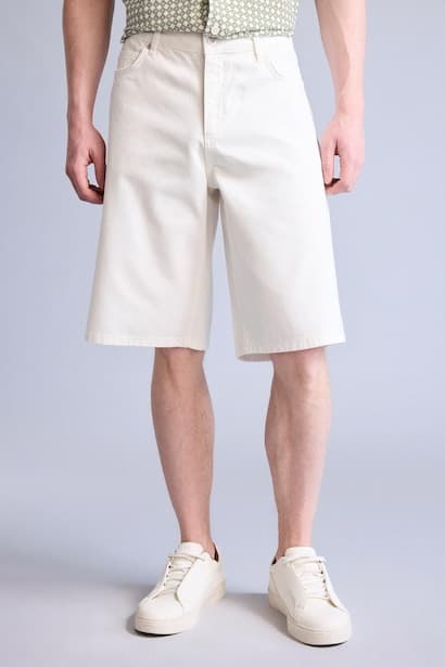 Soft Textured Baggy Fit Bermuda Shorts (4)