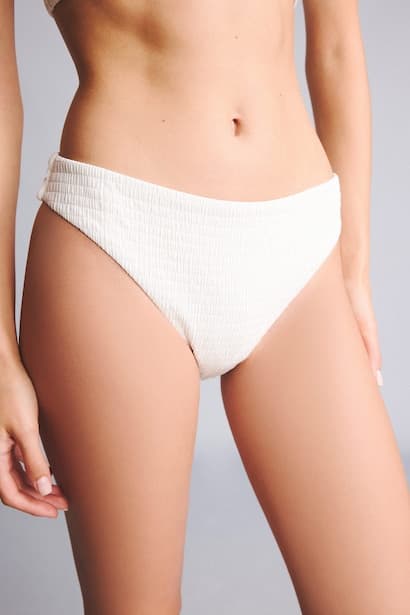 Regular Fit Crinkle Fabric White Bikini Bottom Woman Beach Wear (٤)