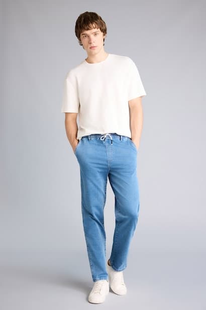 Wide Leg Snow Wash Jeans