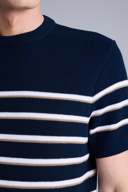 Standard Fit Short Sleeve Polo T-Shirt (٤)