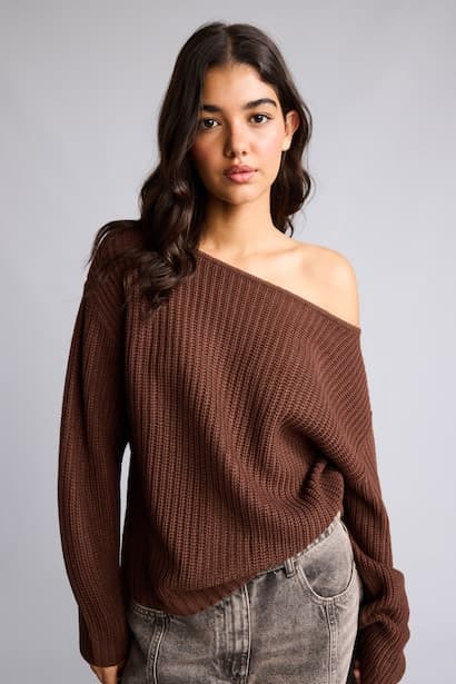Regular Fit Drop Shoulder Boat Neck Basic Knit Pullover (٣)