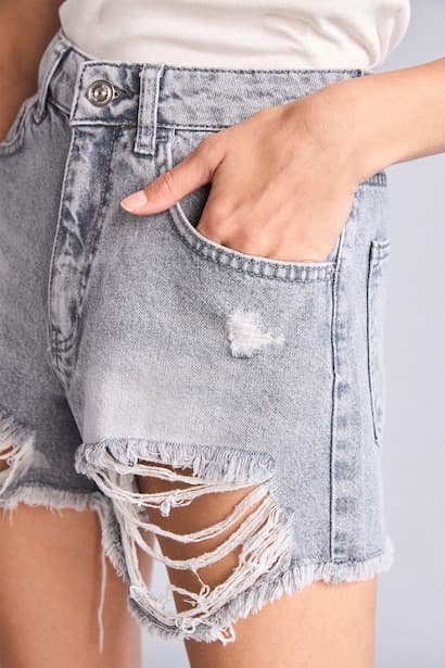Short Denim Shorts (4)